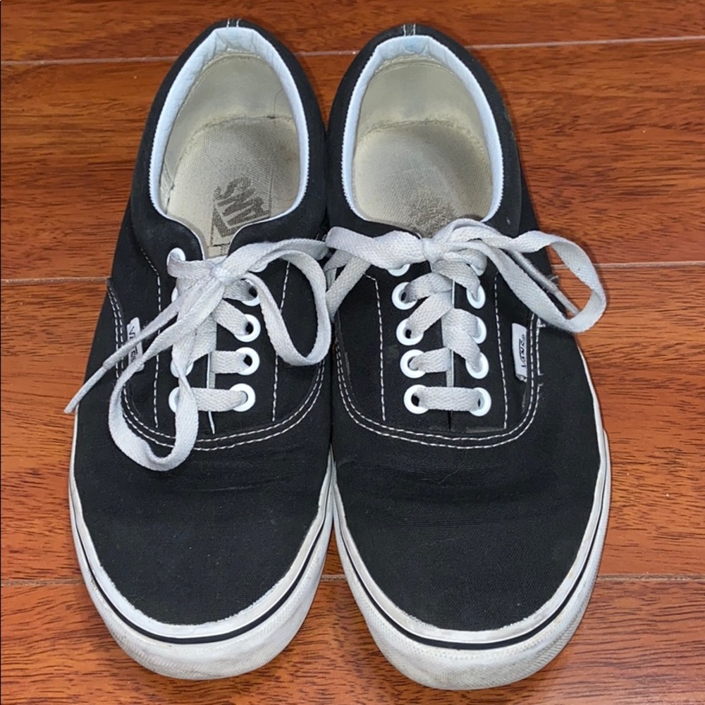 Vans Era Classic Black/White - Men’s 7/Women’s 8.5